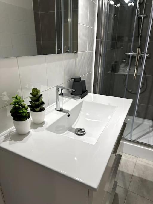 Apartamento Le Nid Douillet Nimes Exterior foto